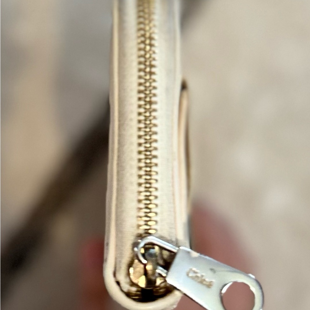 Chloe Cream Leather zipper wallet with Silver Bow - Picture 7 of 7